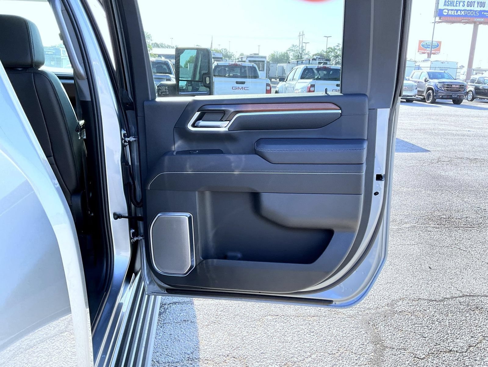 2026 GMC Sierra 2500HD Denali - Photo 17