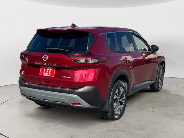 Used 2023 Red Nissan SV image 5