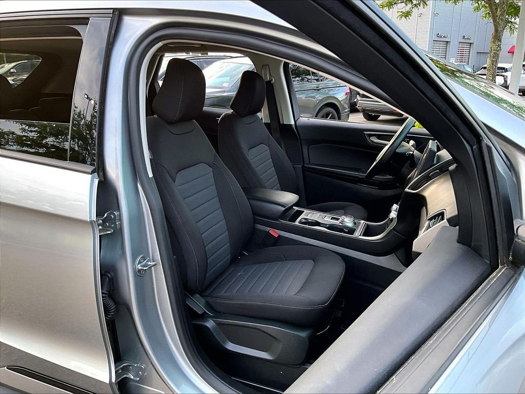 Used 2022 Silver Ford SE image 11