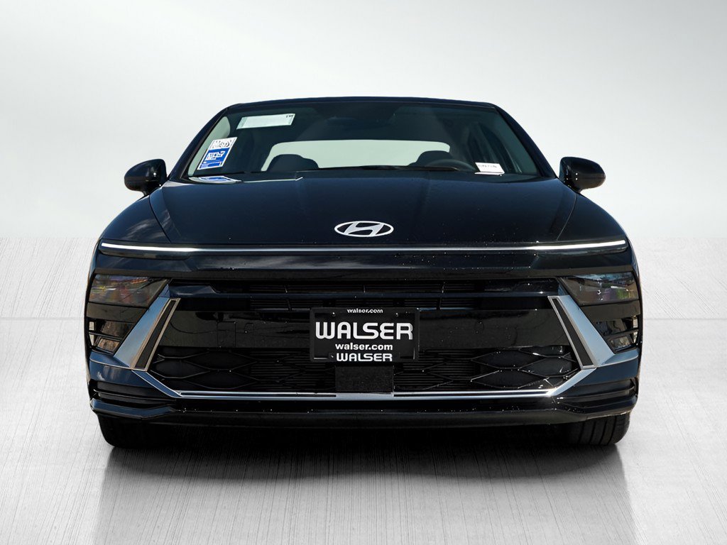 New 2026 Abyss Black Hyundai SEL Sport AWD image 2