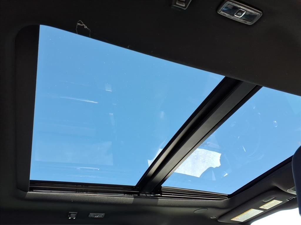 New 2026 Star White Metallic Tri-Coat Ford F-350® Platinum® image 16