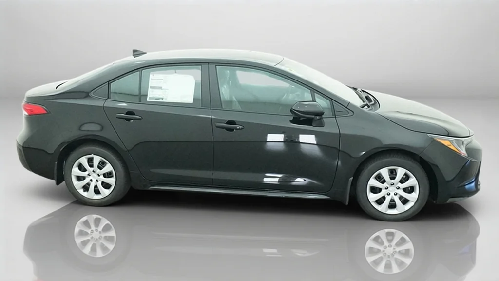 New 2027 Inked Toyota LE image 7