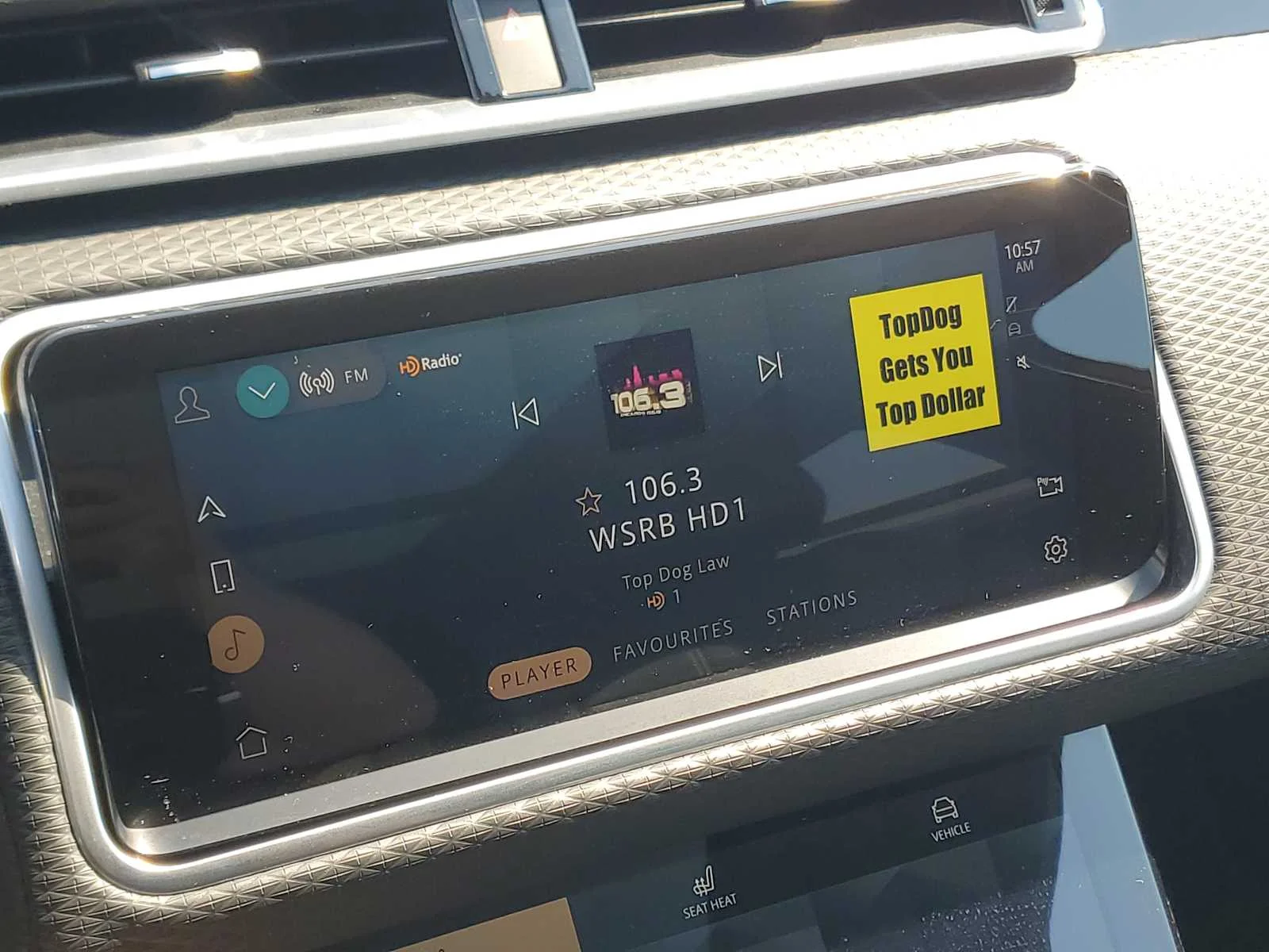 Used 2023  Land Rover R-Dynamic S image 29