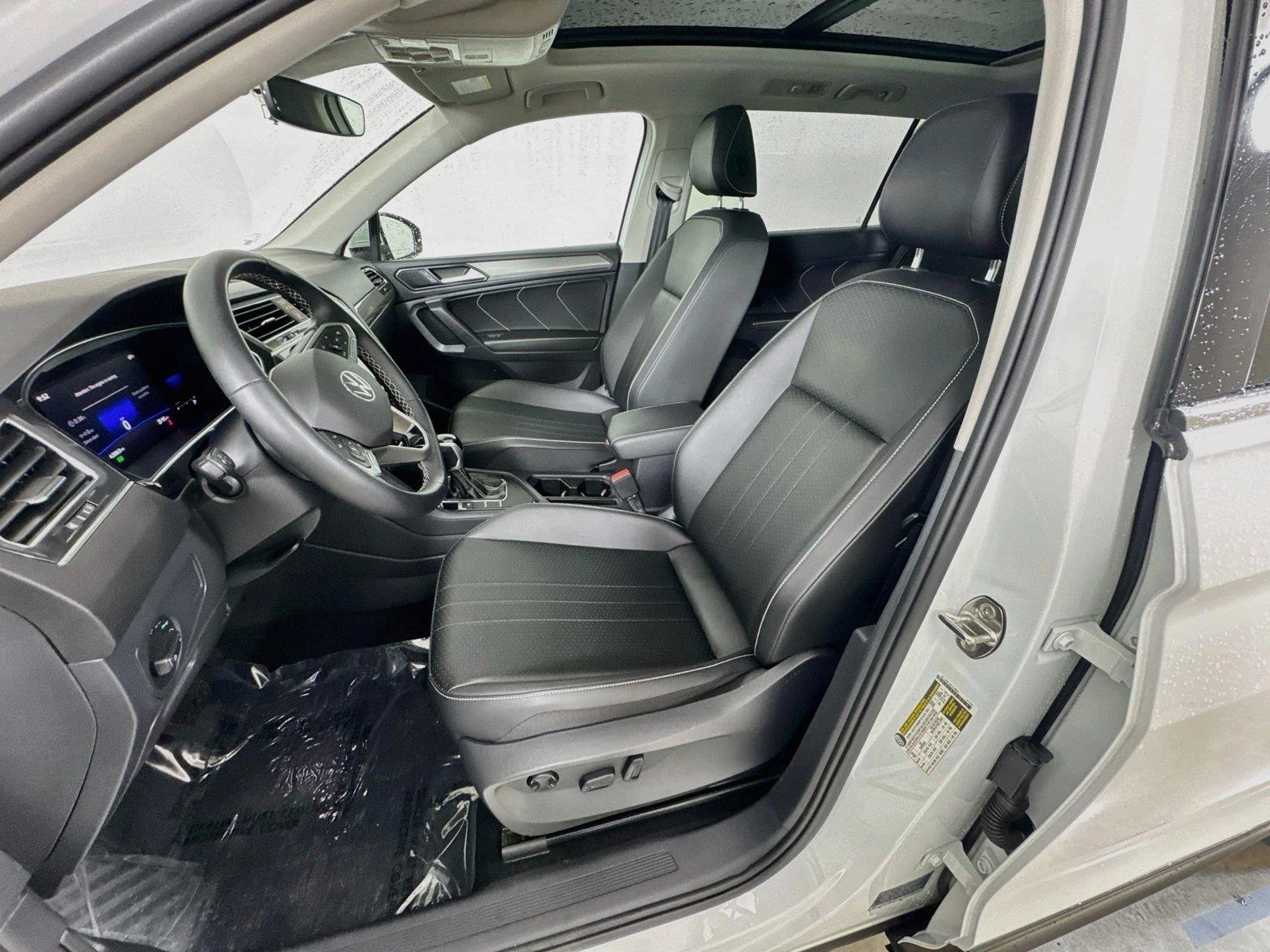 Used 2023 Opal White Pearl Volkswagen SE image 20
