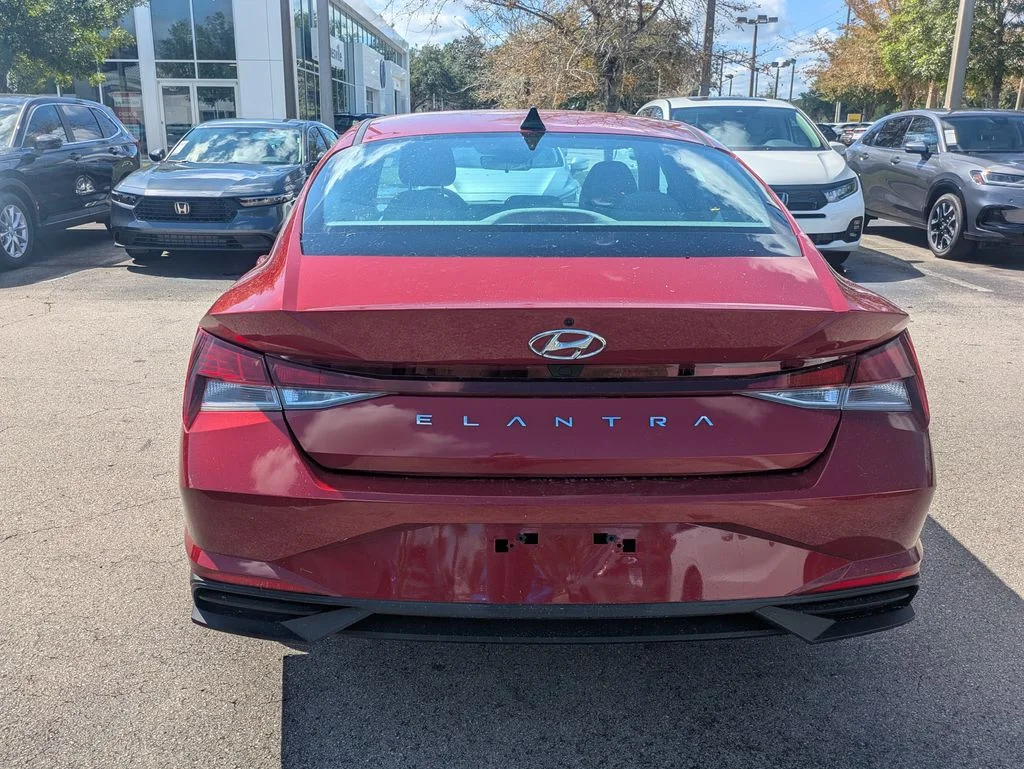 Used 2023 Red Hyundai SEL image 5