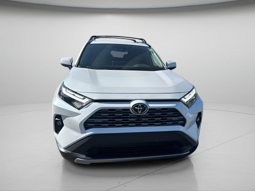Used 2025 Wind Chill Pearl Toyota Limited image 3