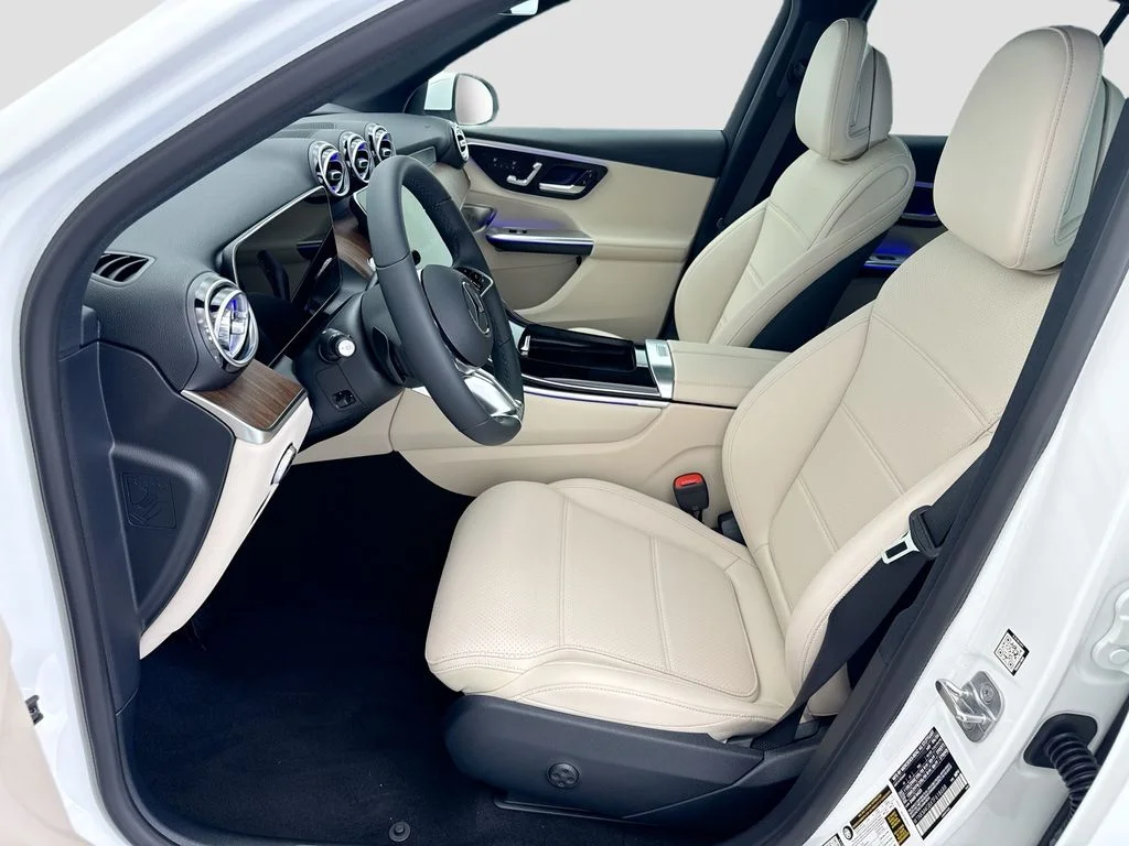 New 2026 White Mercedes-Benz GLC 300 image 18