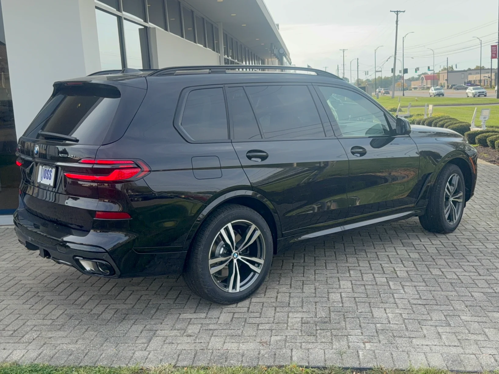 New 2027 Black Sapphire Metallic BMW xDrive40i image 3