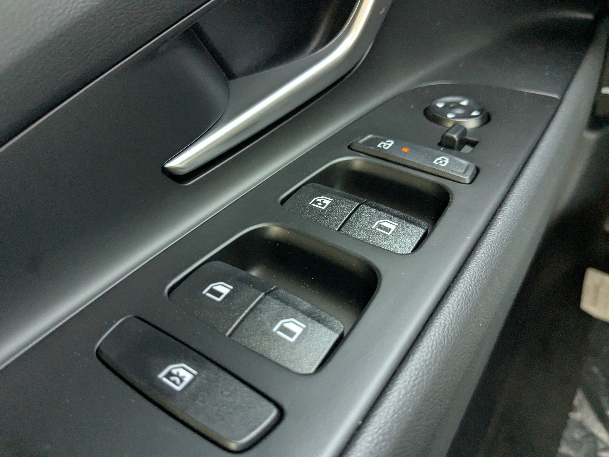 2025 Hyundai Elantra Limited - Photo 19