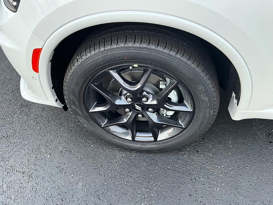 New 2026 White Knuckle Clearcoat Dodge GT Plus HEMI V8 image 10