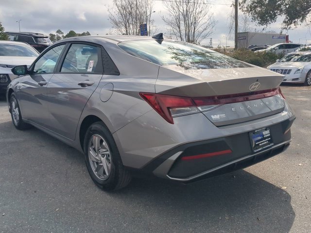 Used 2026 Silver Hyundai SE image 7