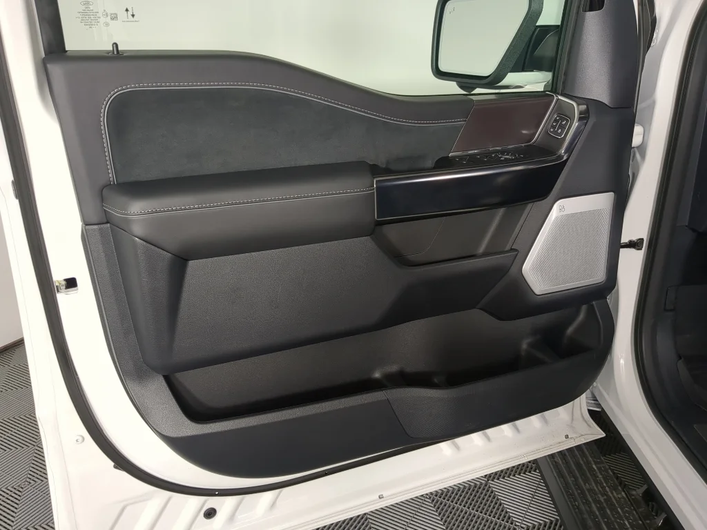 New 2026 Star White Metallic Tri-Coat Ford Platinum® image 11