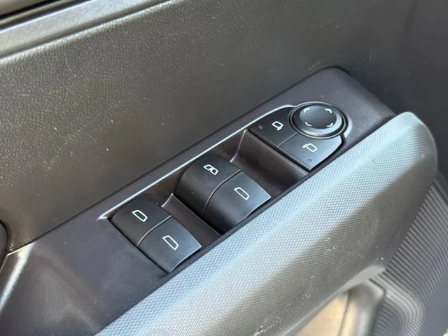 Used 2023 White Chevrolet Trail Boss image 19
