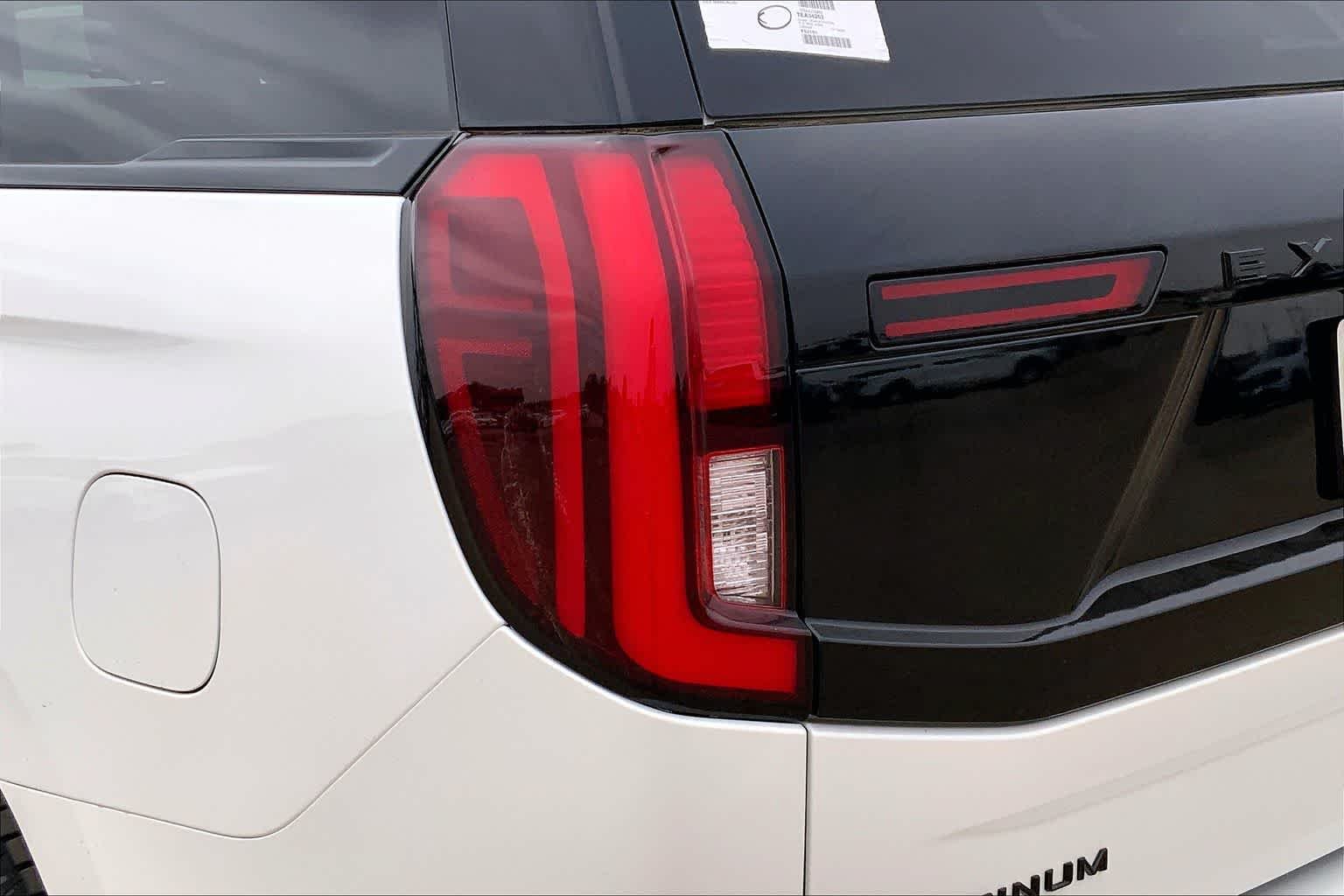 New 2026 Star White Metallic Tri-Coat Ford Platinum® image 14