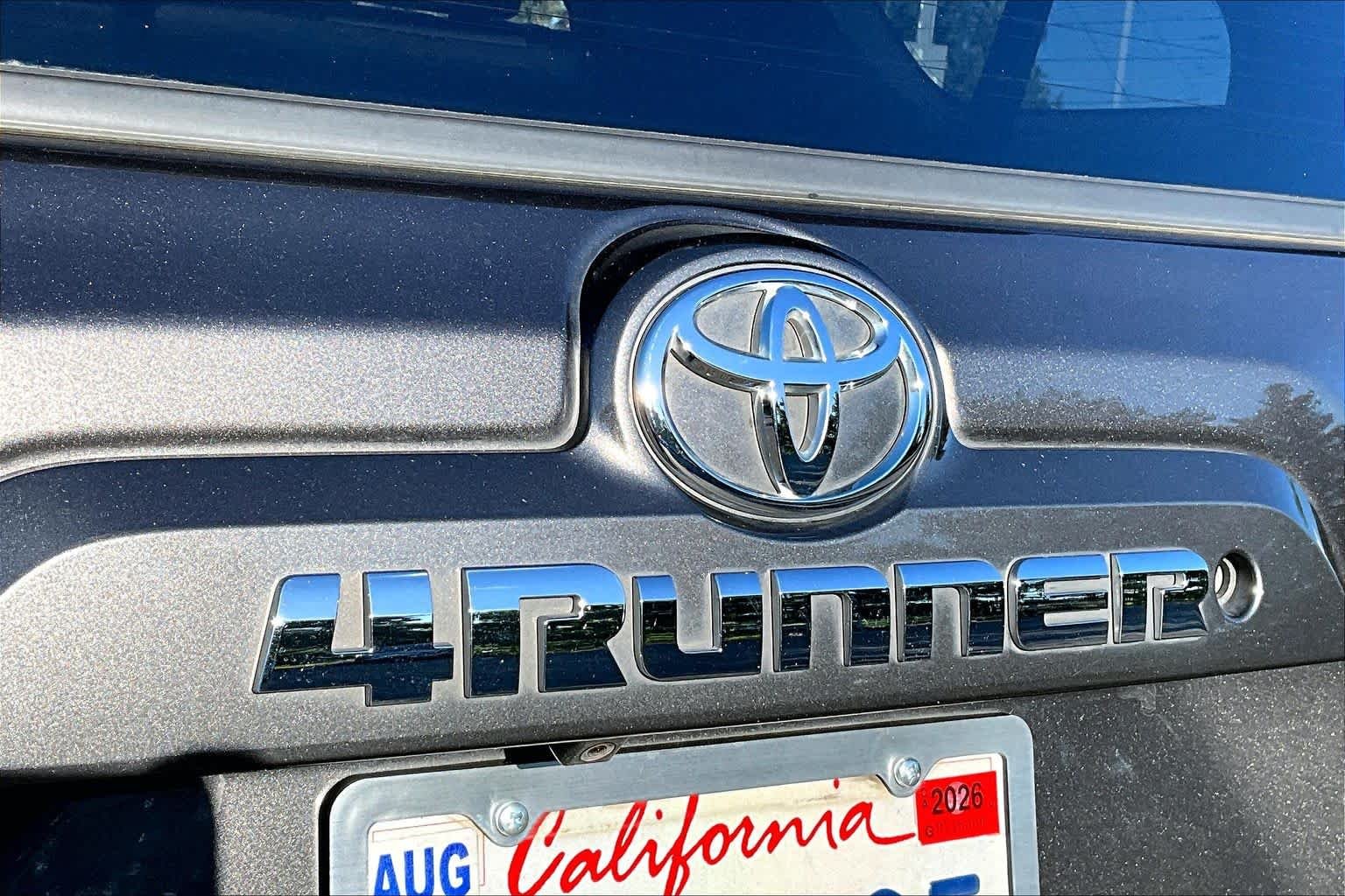 Used 2016 Magnetic Gray Metallic Toyota SR5 Premium image 30