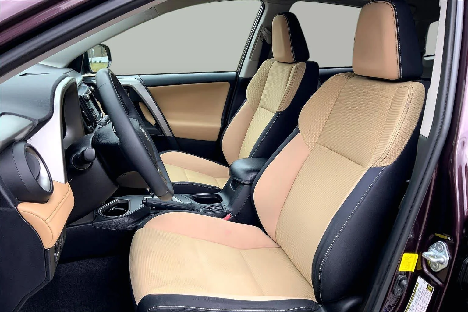 Used 2017 Black Currant Metallic Toyota XLE image 9