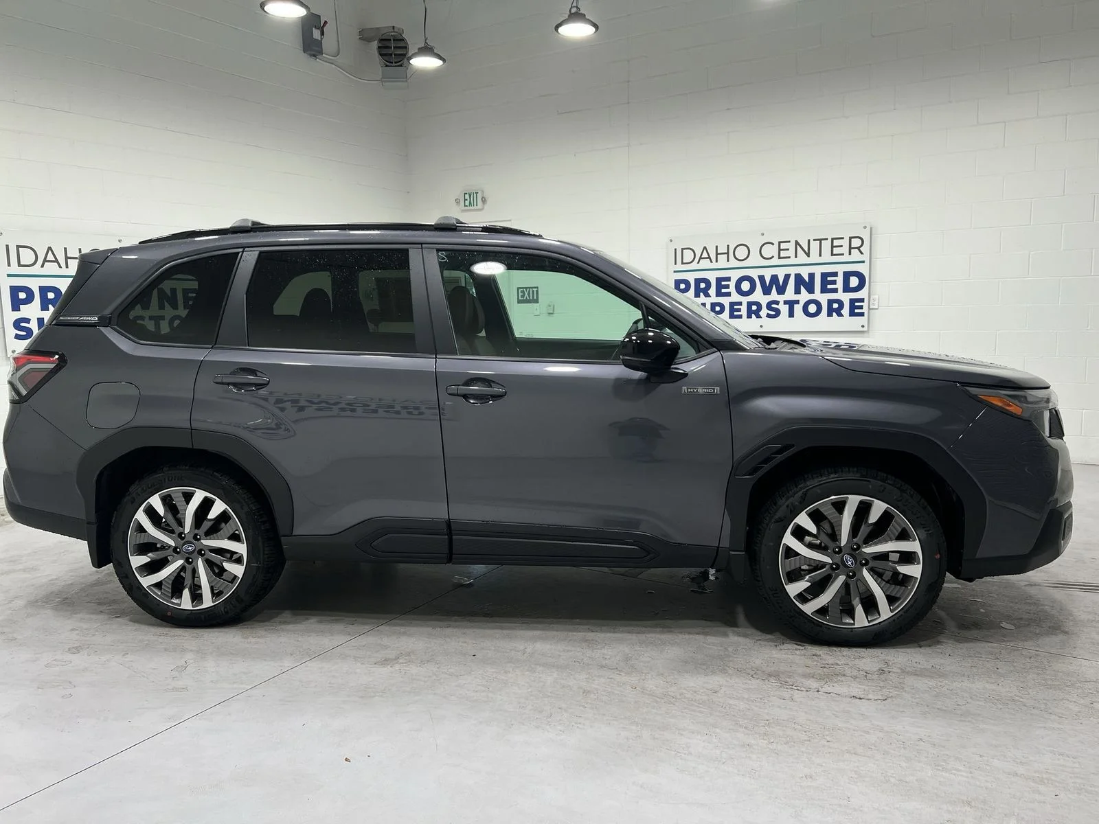 New 2026 MAGNETITE GRAY METALLIC Subaru Touring Hybrid image 9