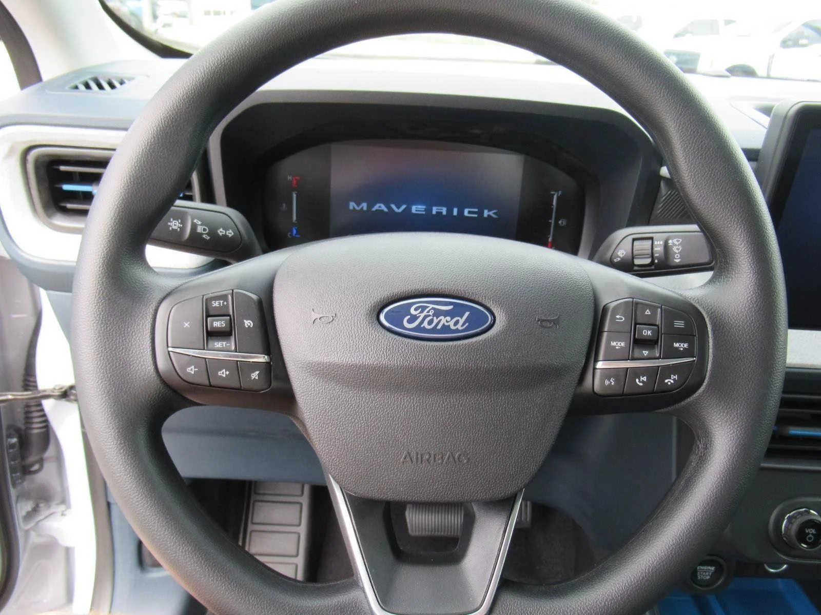 New 2026 Space White Metallic Ford XLT image 21