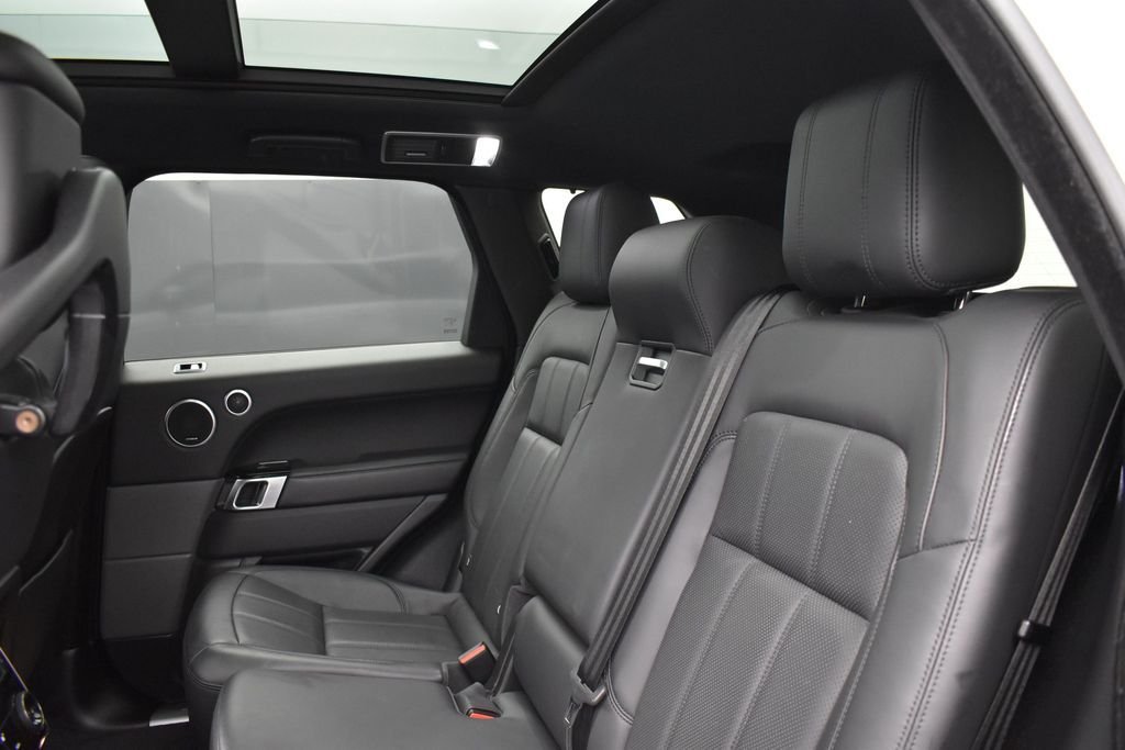 Used 2019 White Land Rover HSE image 9