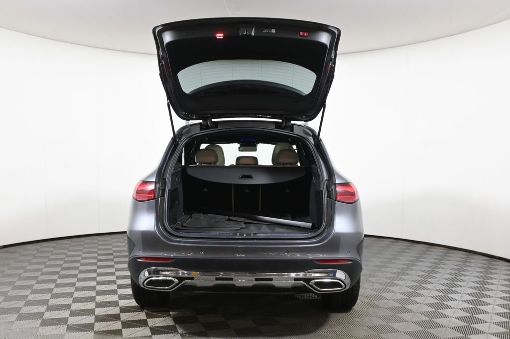 Used 2023 Selenite Gray Metallic Mercedes-Benz GLC 300 image 33