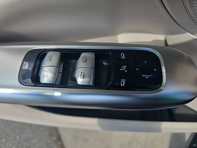 Used 2022 Black Mercedes-Benz C 300 image 27