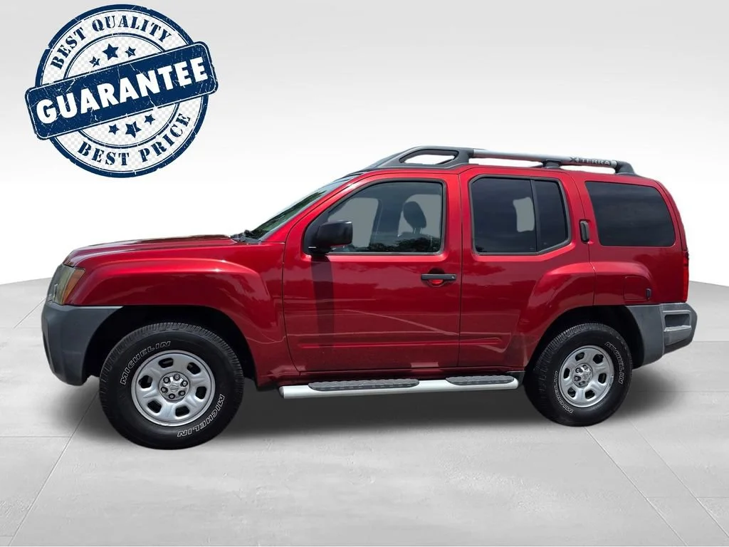 Used 2015 Red Nissan X image 3
