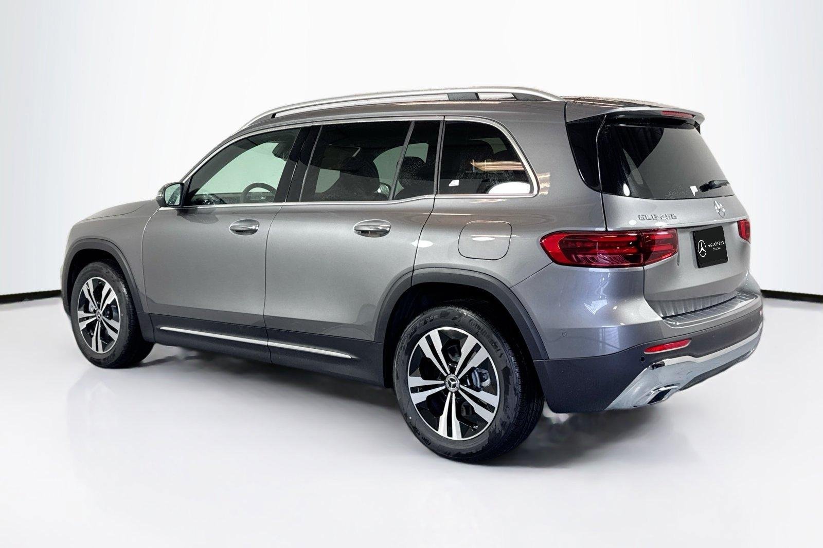 New 2026 Mountain Grey Metallic Mercedes-Benz GLB 250 image 7