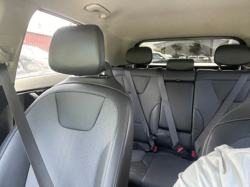 Used 2023 White Kia EX image 17