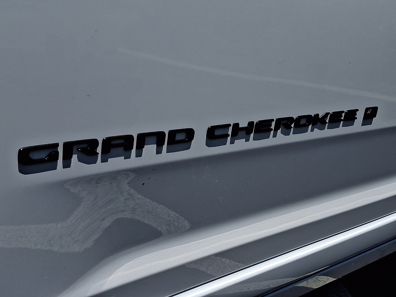 New 2026 Bright White Clear-Coat Exterior Paint Jeep Limited Reserve image 19