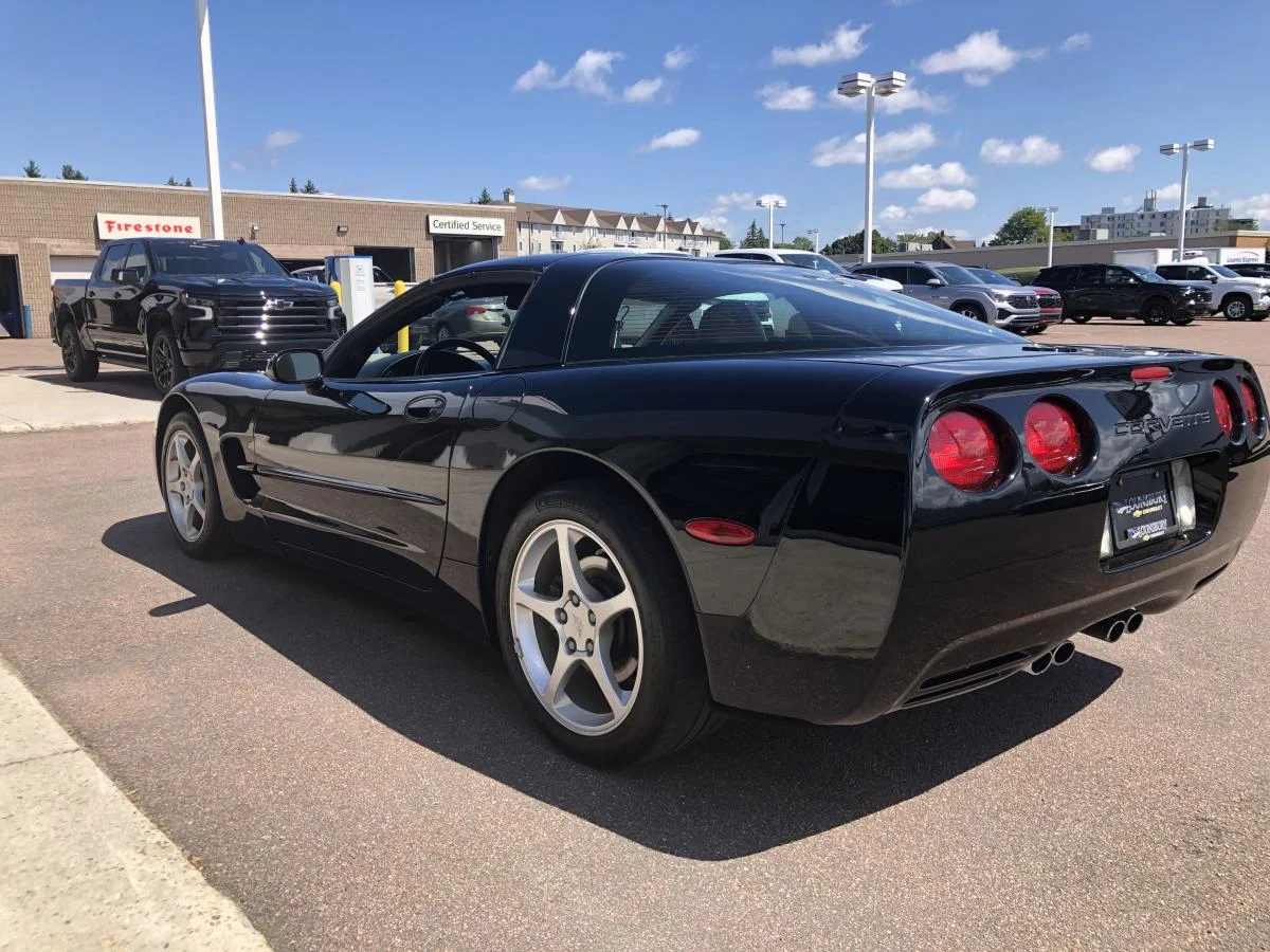 Used 2001 Black Chevrolet 2dr Cpe image 7
