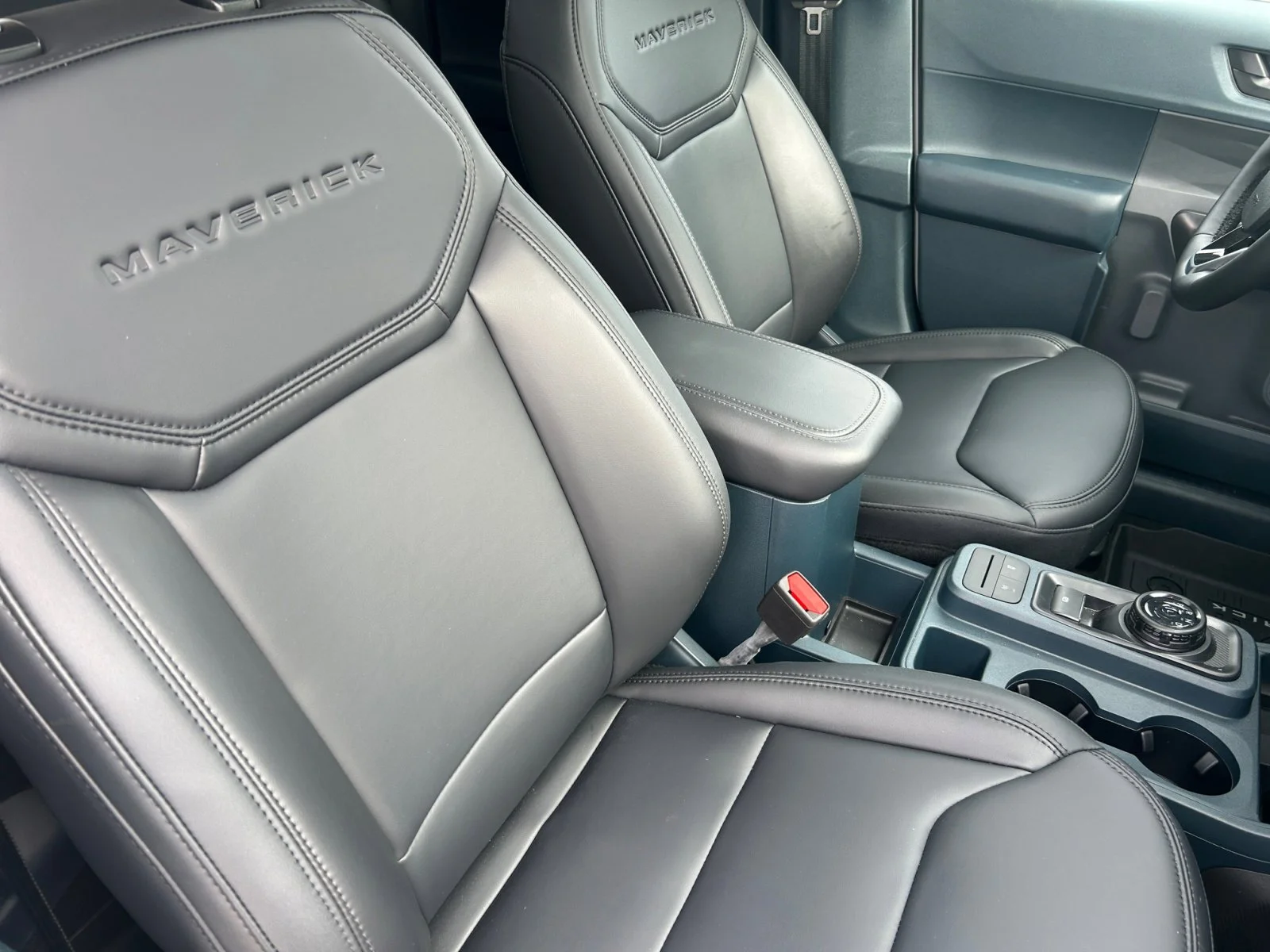 New 2025 Space White Metallic Ford Lariat image 11