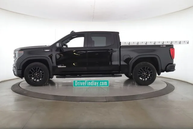 Used 2025 Black GMC Elevation image 9