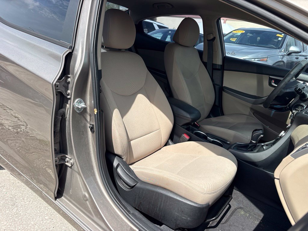 Used 2016 Brown Hyundai SE image 18