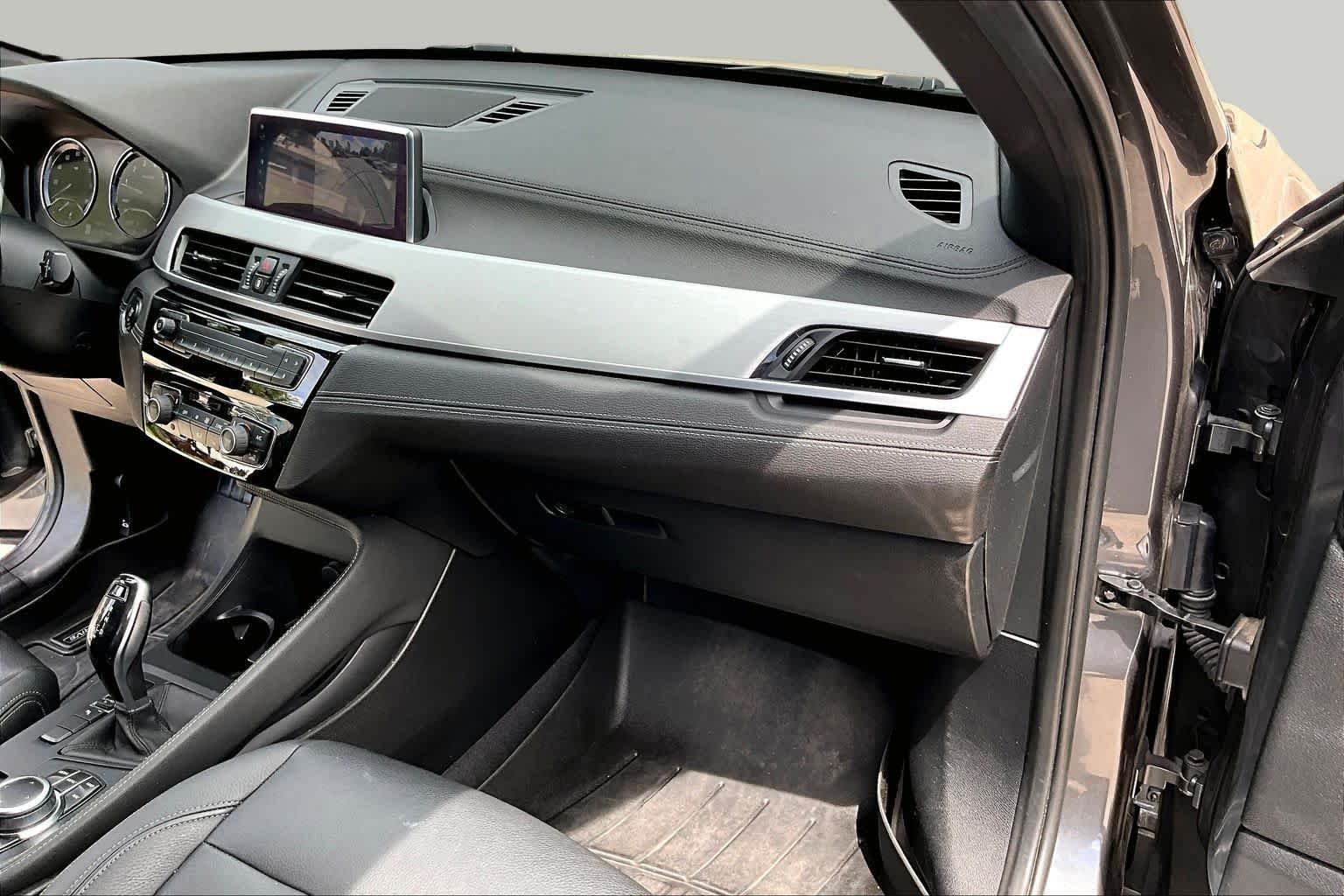 Used 2020 Mineral Gray Metallic BMW sDrive28i image 16