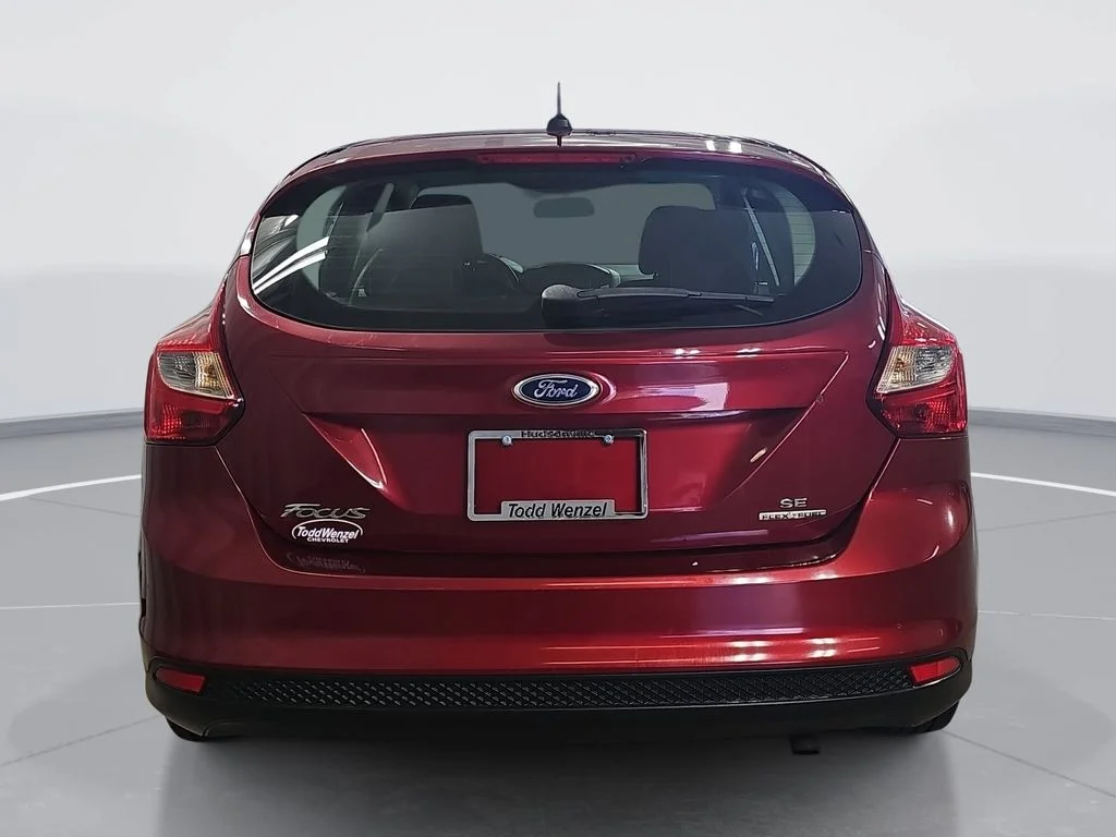 Used 2014 Red Ford SE image 5