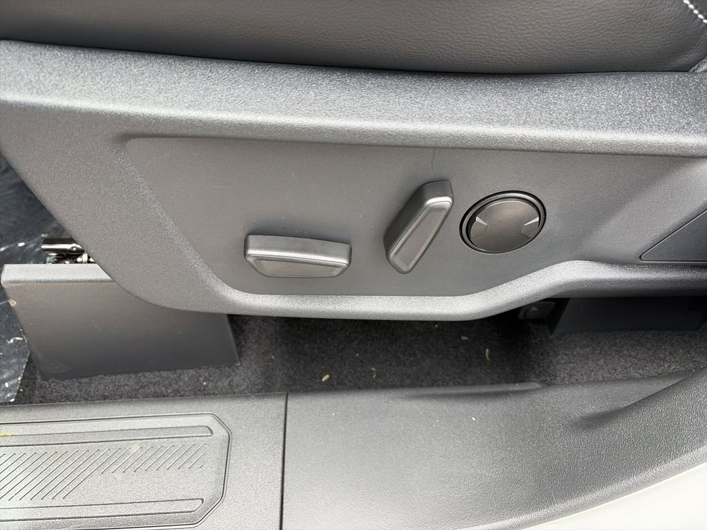 New 2026 Avalanche Gray Ford Outer Banks® image 13