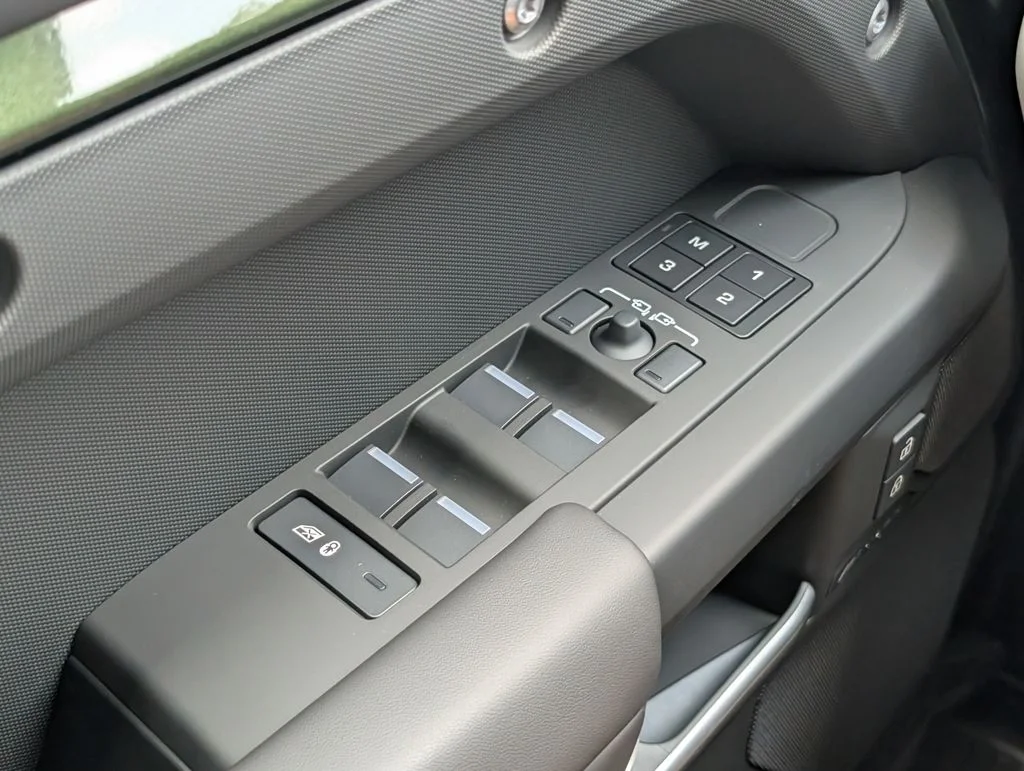 New 2026 Woolstone Green Land Rover S image 30