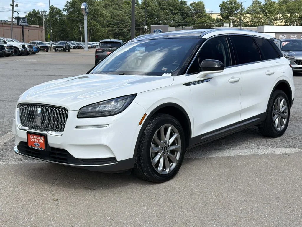 Used 2022 White Lincoln Standard image 9
