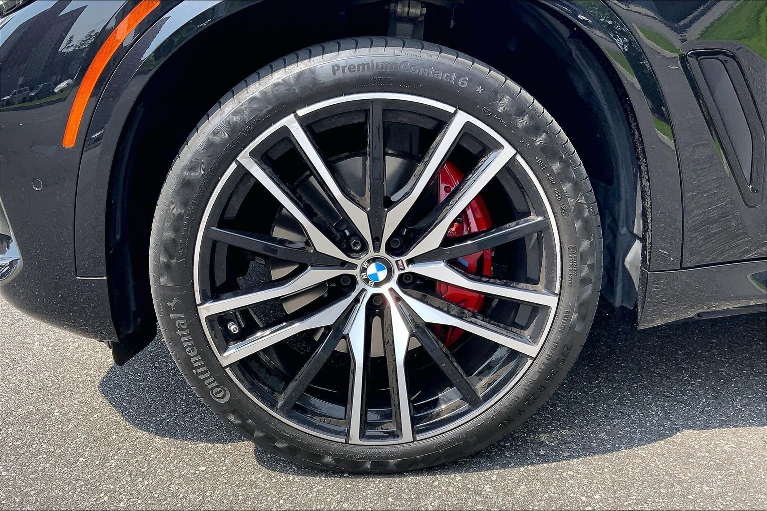 Used 2023 Black Sapphire Metallic BMW xDrive40i image 10