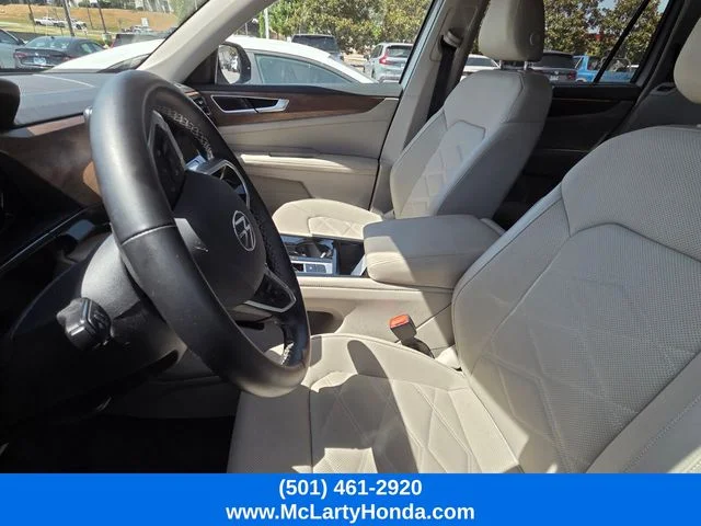 Used 2025 Silver Volkswagen 2.0T SE w/Technology image 8