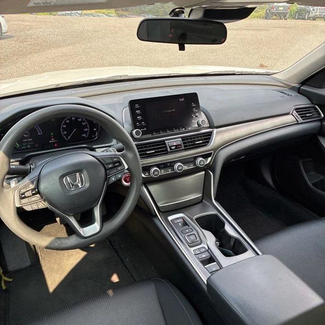 Used 2018 White Orchid Pearl Honda Base image 8