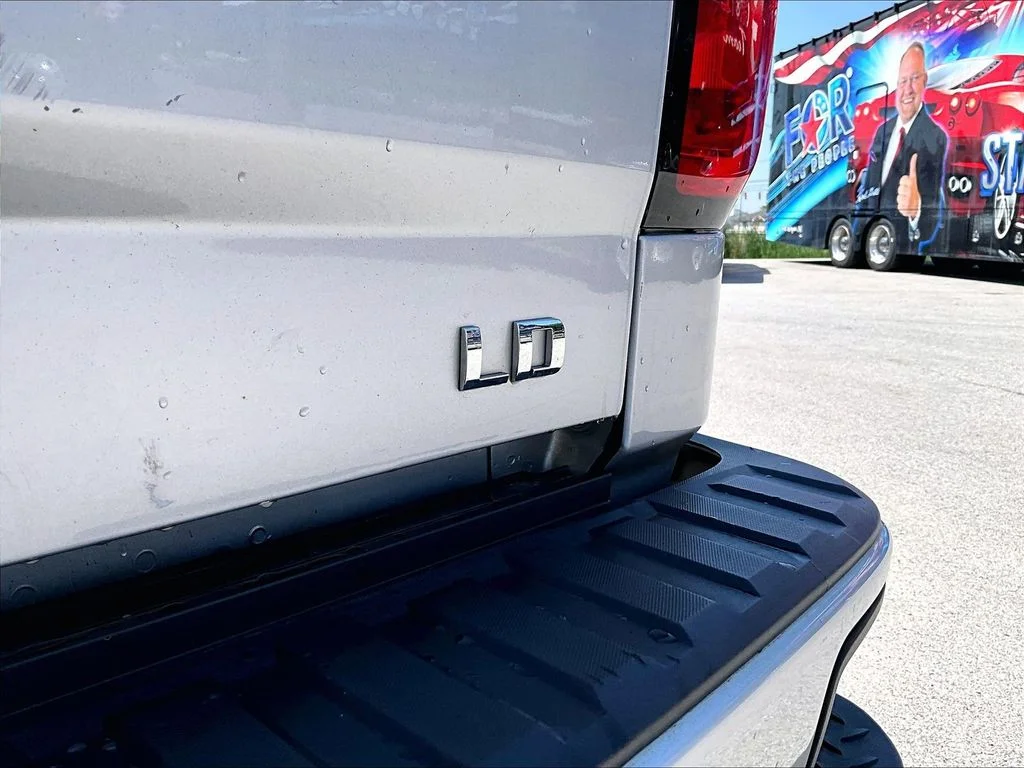 Used 2019 Silver Chevrolet LT image 9
