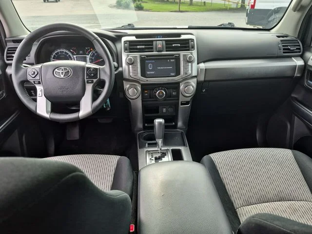 Used 2017 Silver Toyota SR5 image 28