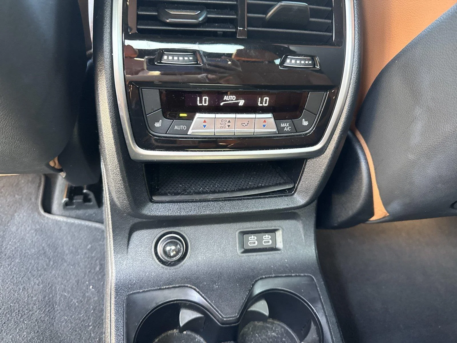Used 2022 Arctic Grey Metallic BMW xDrive40i image 28