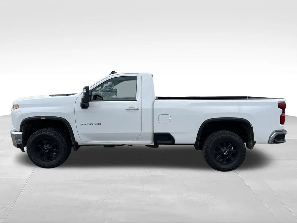Used 2022 Summit White Chevrolet LT image 8