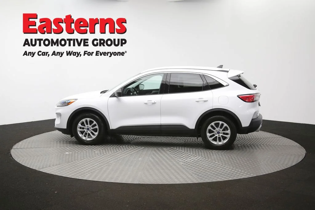 Used 2022 White Ford SE image 60