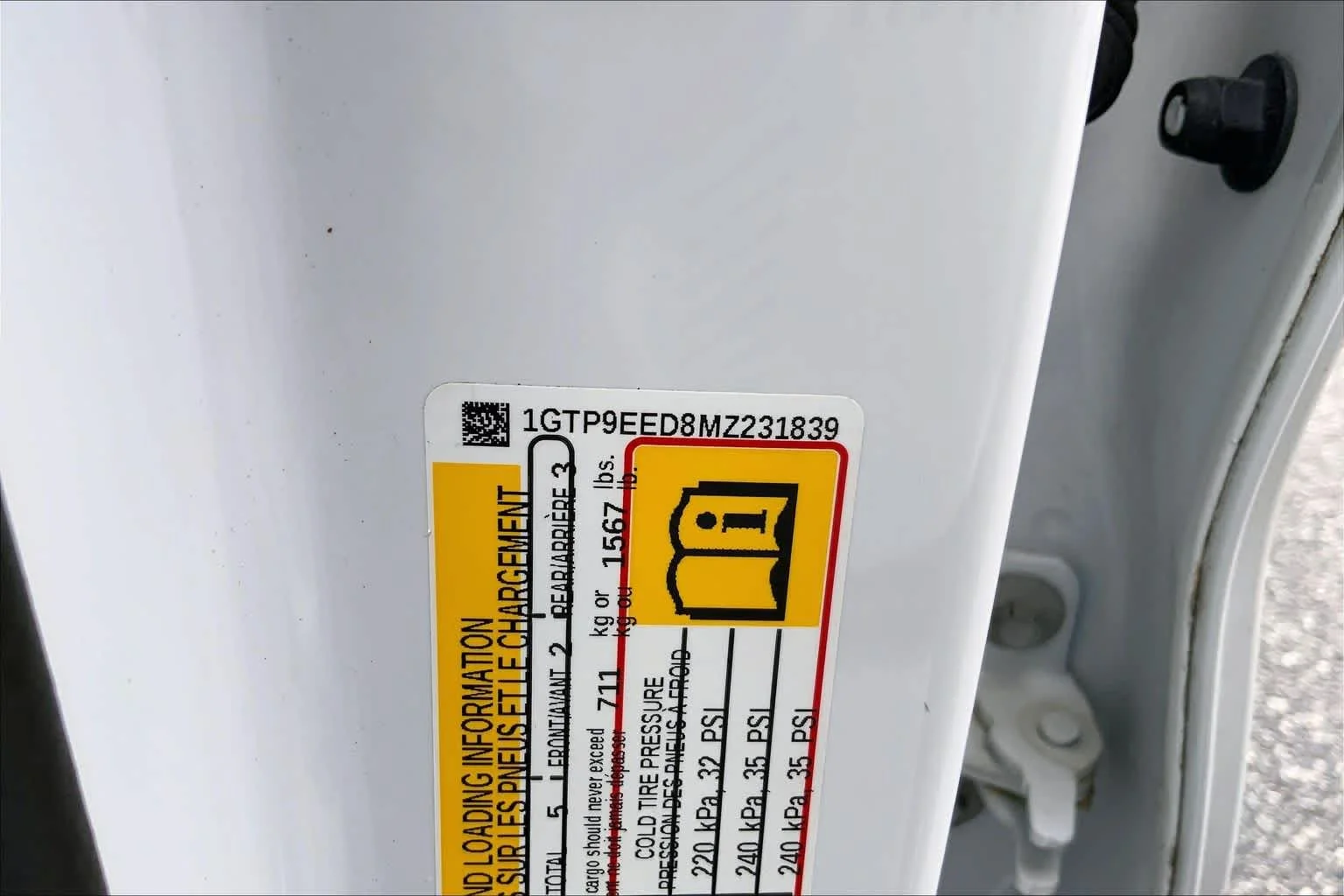 Used 2021 WHITE GMC AT4 image 29