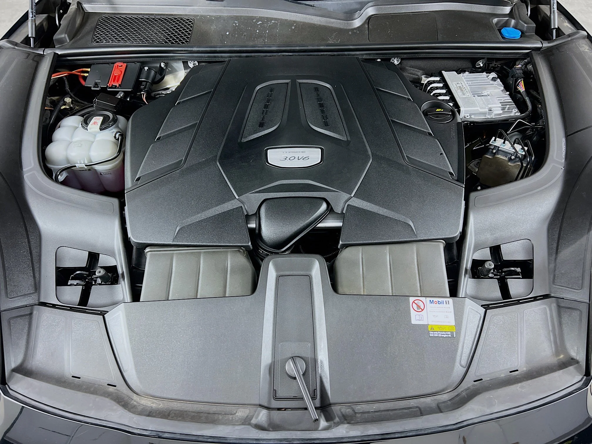 Used 2023  Porsche Platinum Edition AWD image 34