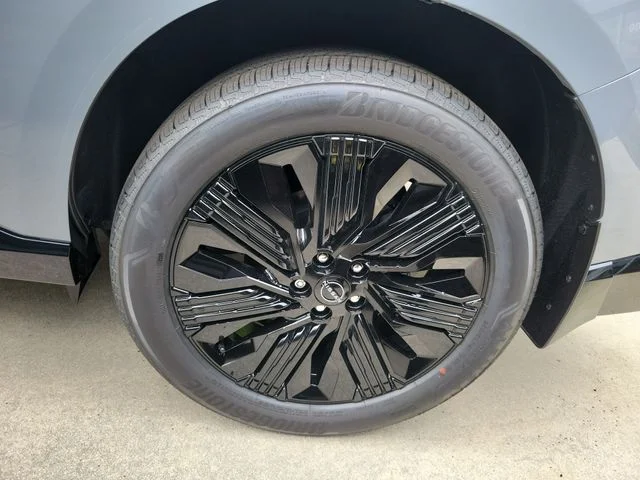 New 2027 Boulder Gray Pearl / Super Black Two-tone Nissan Dark Armor image 7
