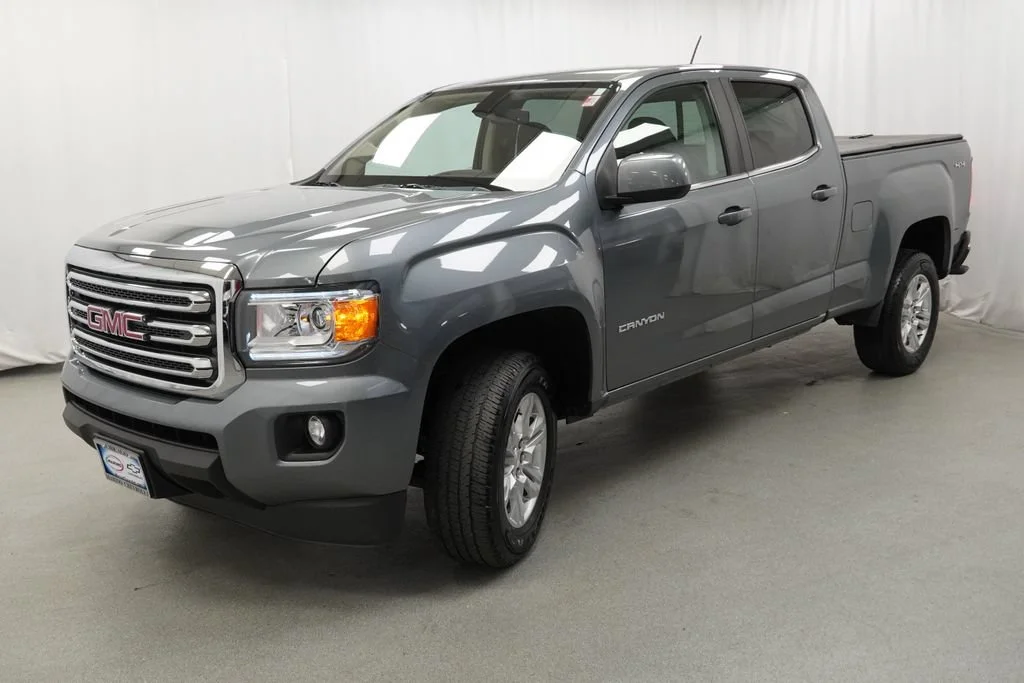 Used 2020 SATIN STEEL METALLIC GMC 4WD SLE image 4